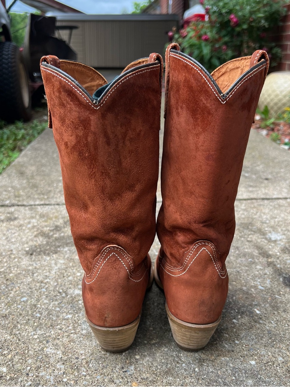 Women's Suede Heeled Western Boots - Rust Brown - Picture 4 of 4